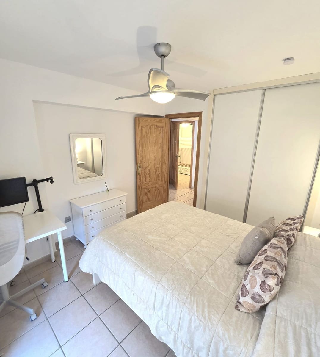 2 soveværelse Lejlighed til salg i Benalmadena med swimmingpool - € 239.900 (Ref: 10122782)