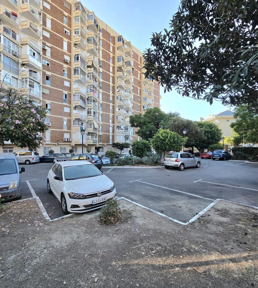 2 soveværelse Lejlighed til salg i Benalmadena med swimmingpool - € 239.900 (Ref: 10122782)