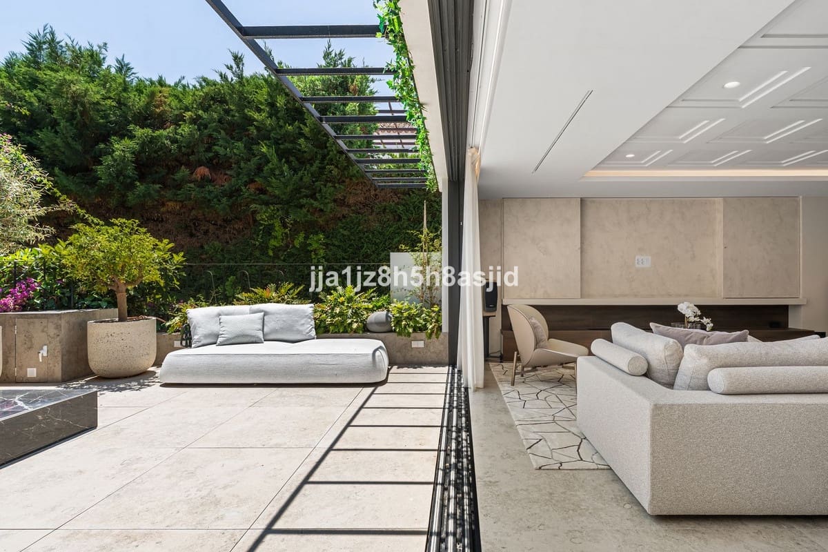 4 quarto Moradia para venda em Marbella com piscina garagem - 15 900 000 € (Ref: 10122852)