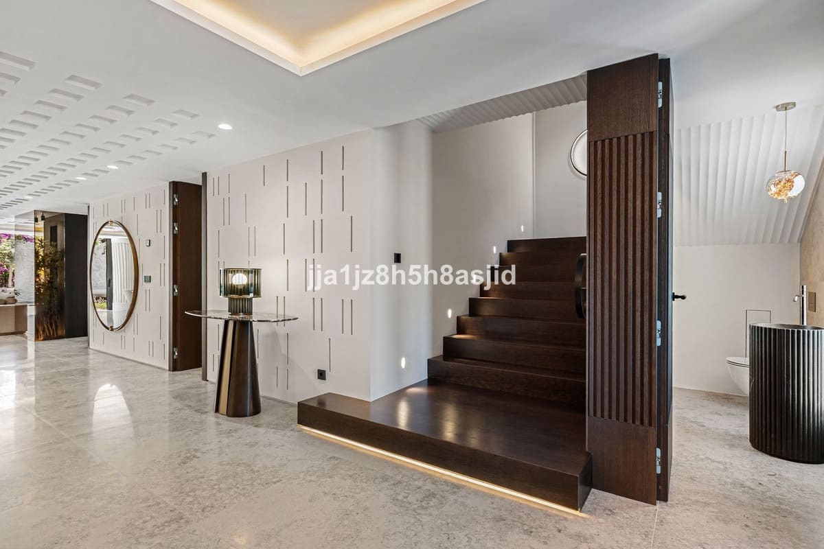 4 quarto Moradia para venda em Marbella com piscina garagem - 15 900 000 € (Ref: 10122852)