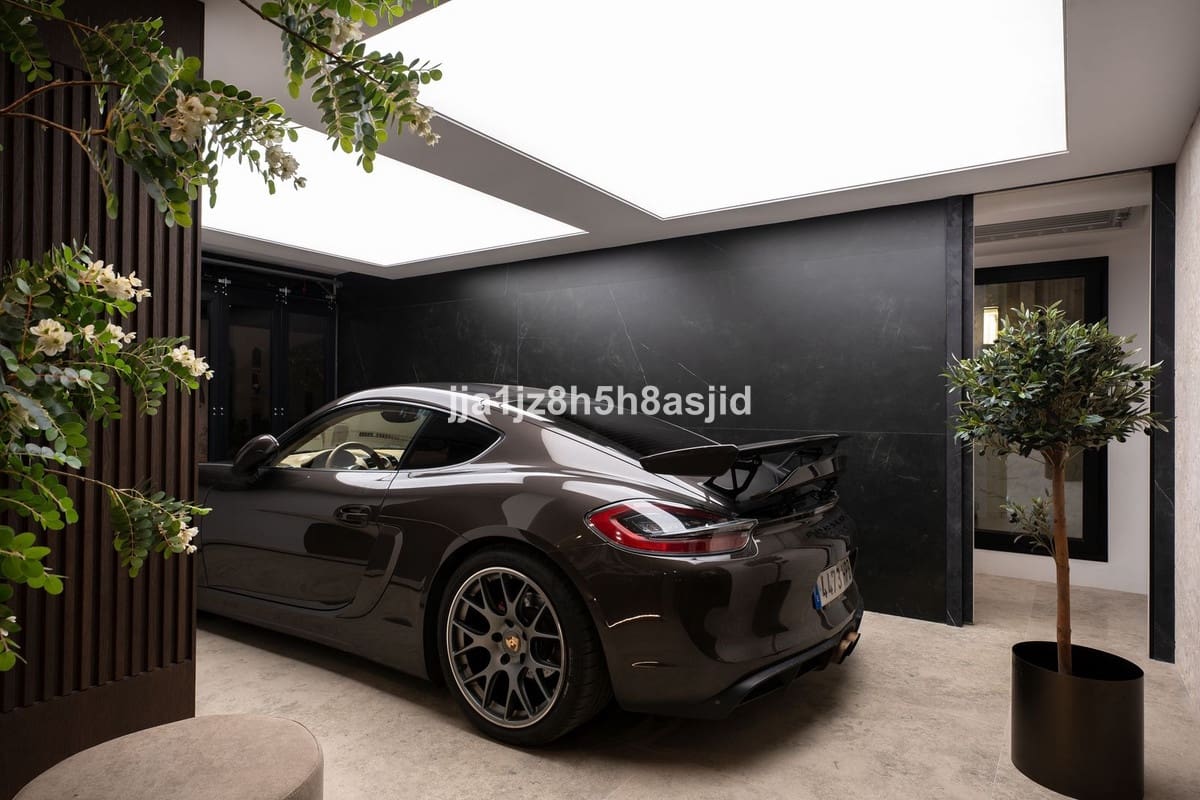 4 quarto Moradia para venda em Marbella com piscina garagem - 15 900 000 € (Ref: 10122852)