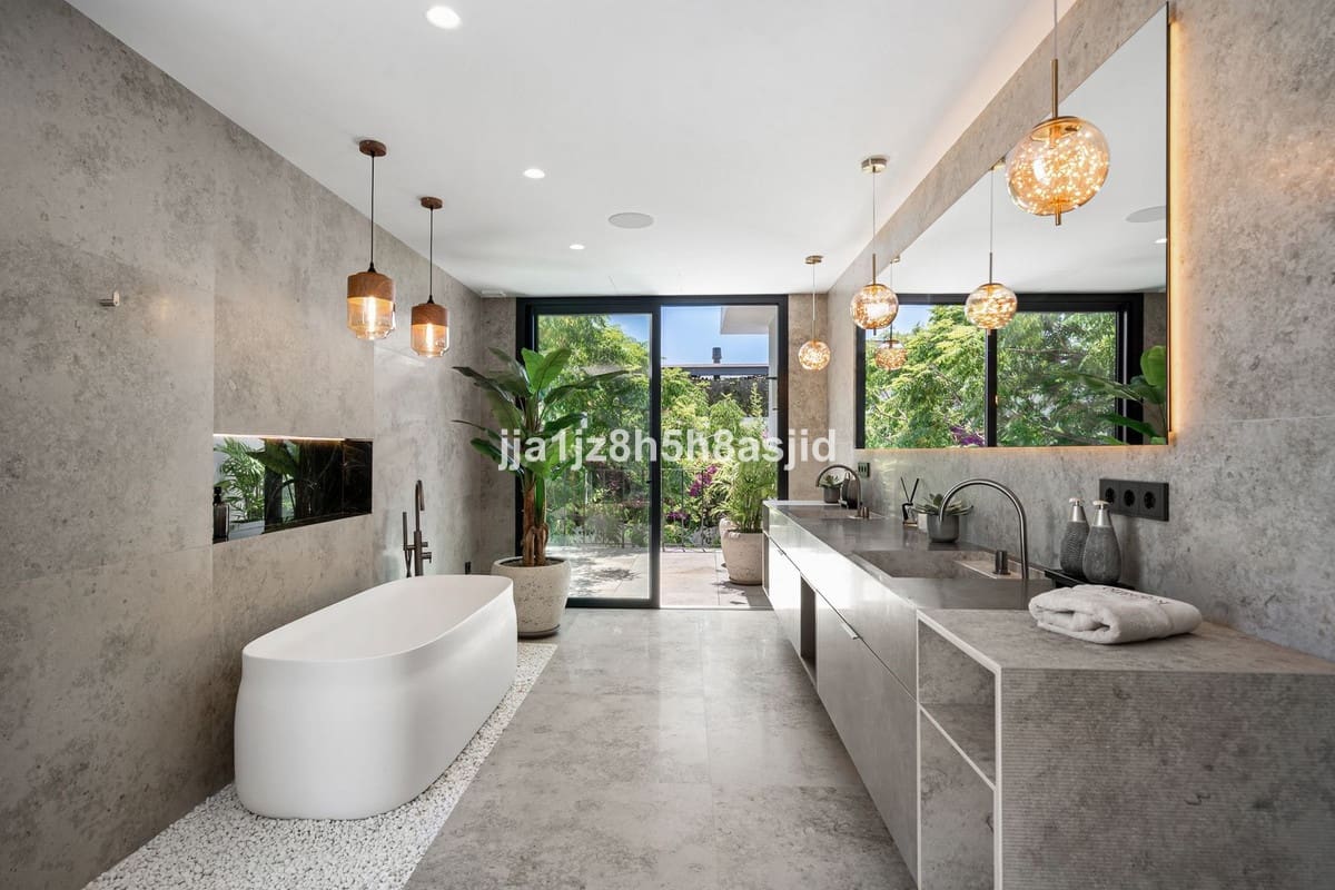 4 quarto Moradia para venda em Marbella com piscina garagem - 15 900 000 € (Ref: 10122852)