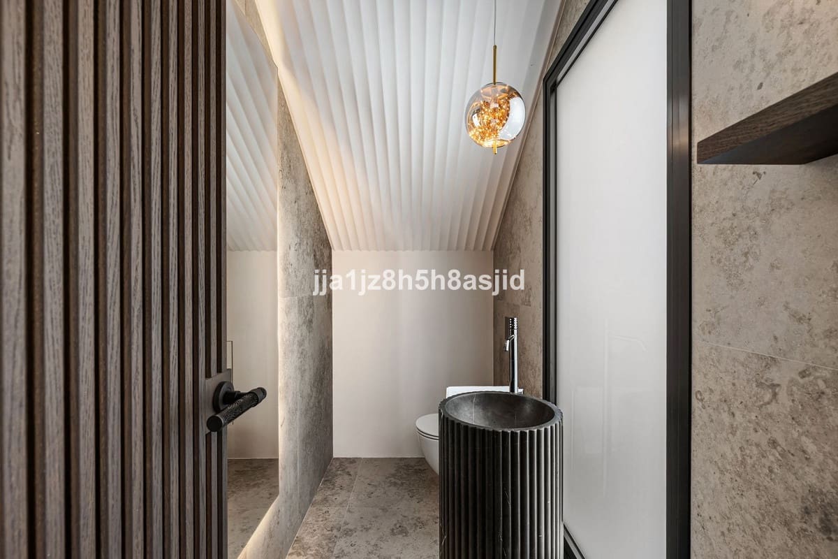 4 quarto Moradia para venda em Marbella com piscina garagem - 15 900 000 € (Ref: 10122852)