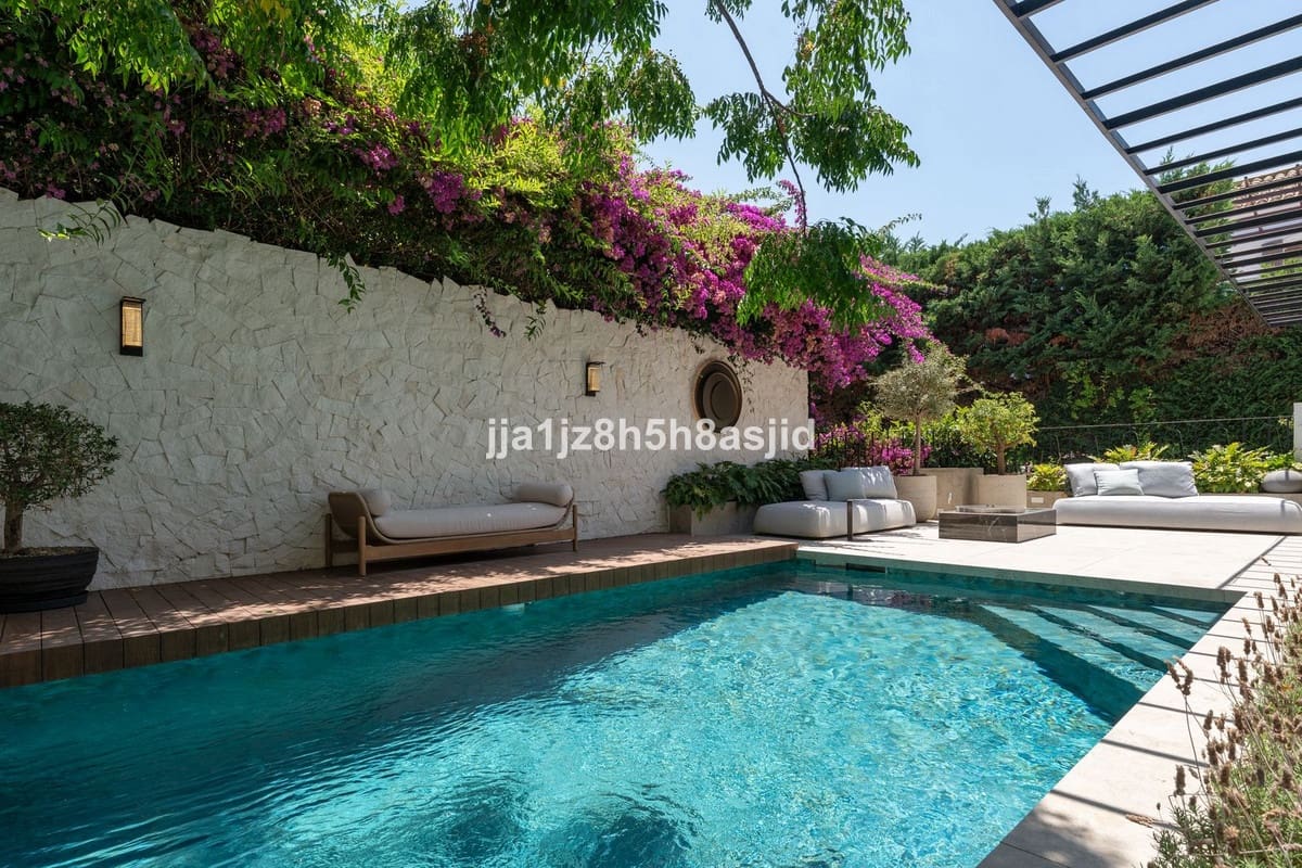 4 quarto Moradia para venda em Marbella com piscina garagem - 15 900 000 € (Ref: 10122852)