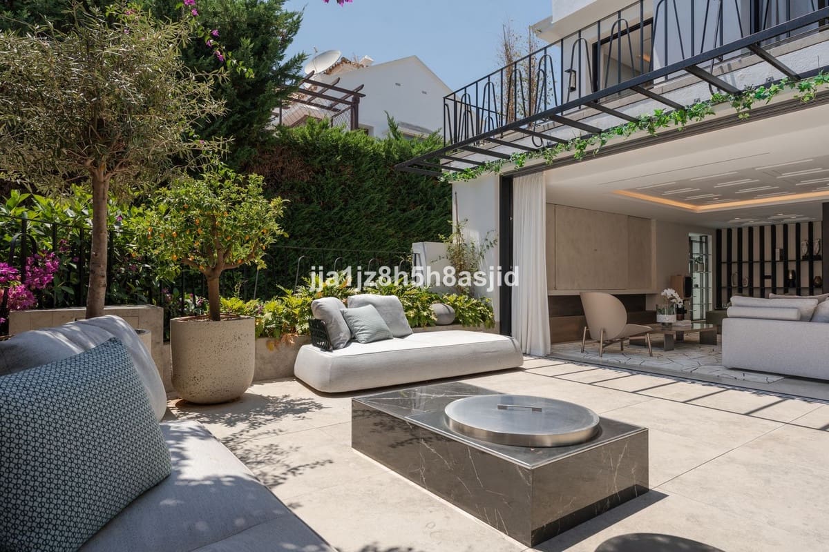 4 quarto Moradia para venda em Marbella com piscina garagem - 15 900 000 € (Ref: 10122852)