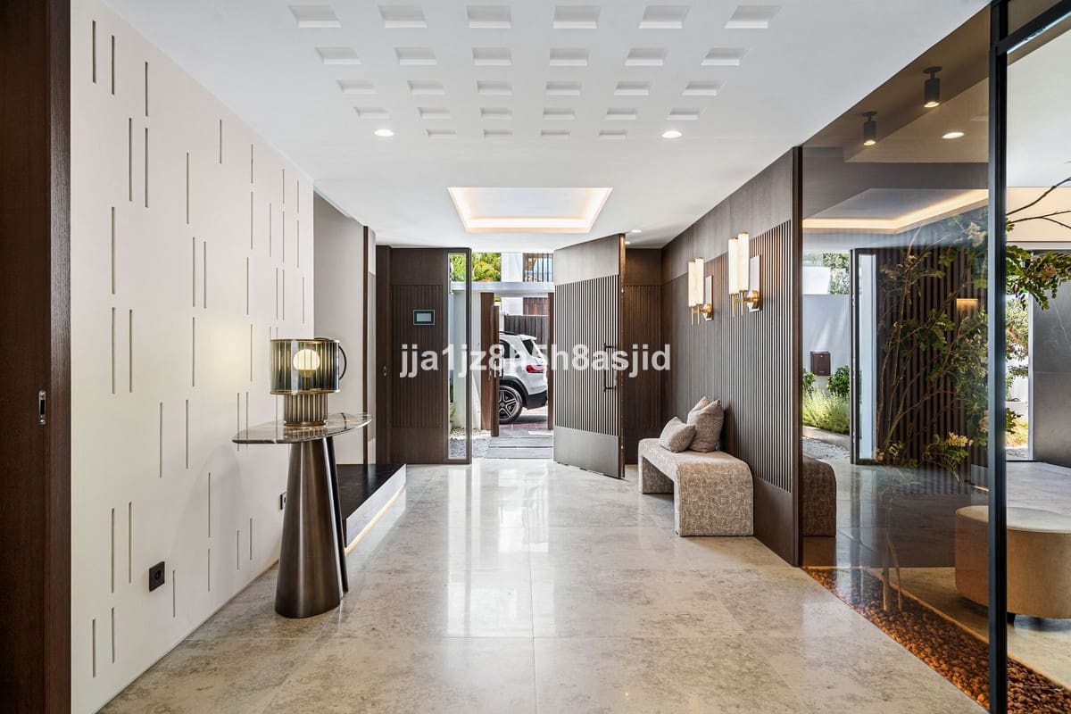 4 quarto Moradia para venda em Marbella com piscina garagem - 15 900 000 € (Ref: 10122852)