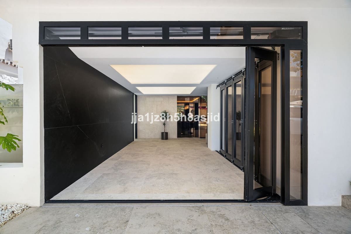 4 quarto Moradia para venda em Marbella com piscina garagem - 15 900 000 € (Ref: 10122852)