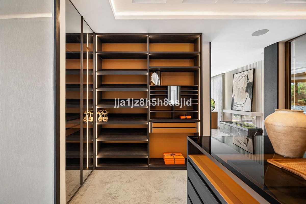 4 quarto Moradia para venda em Marbella com piscina garagem - 15 900 000 € (Ref: 10122852)