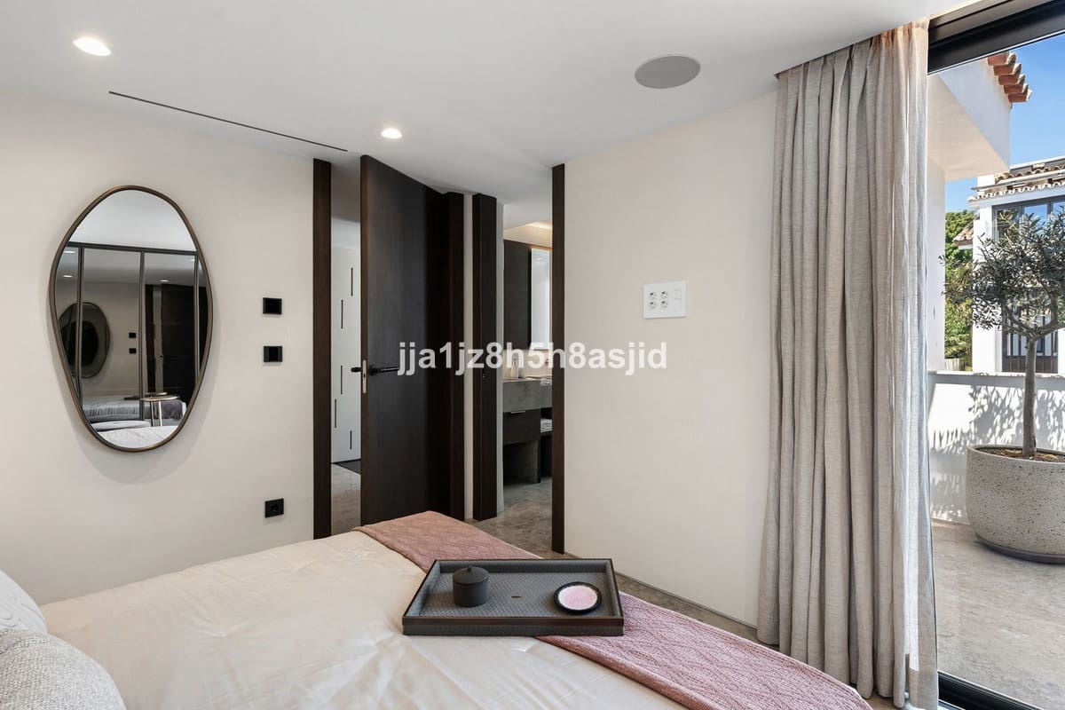 4 quarto Moradia para venda em Marbella com piscina garagem - 15 900 000 € (Ref: 10122852)