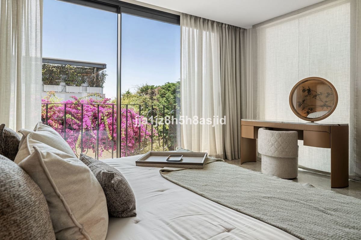 4 quarto Moradia para venda em Marbella com piscina garagem - 15 900 000 € (Ref: 10122852)