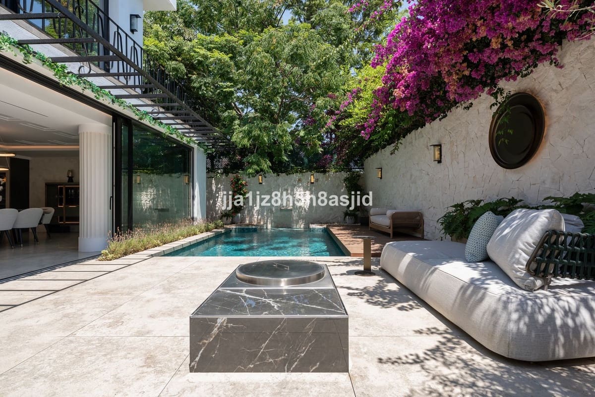 4 quarto Moradia para venda em Marbella com piscina garagem - 15 900 000 € (Ref: 10122852)