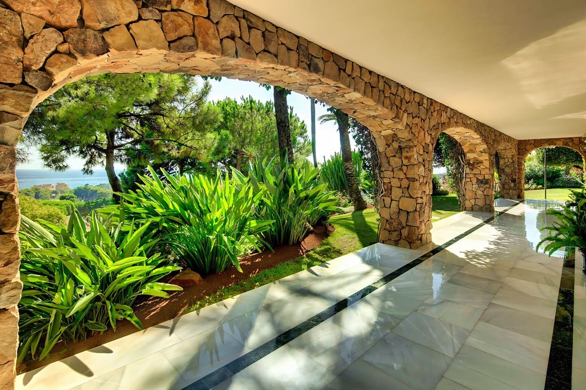 6 slaapkamer Villa te koop in Marbella met zwembad garage - € 12.000.000 (Ref: 10122856)