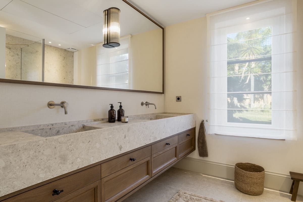 6 soverom Villa til salgs i Nueva Andalucia med svømmebasseng garasje - € 10 850 000 (Ref: 10122878)