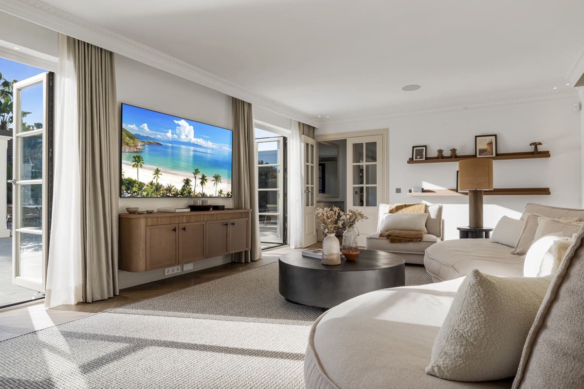 6 soverom Villa til salgs i Nueva Andalucia med svømmebasseng garasje - € 10 850 000 (Ref: 10122878)