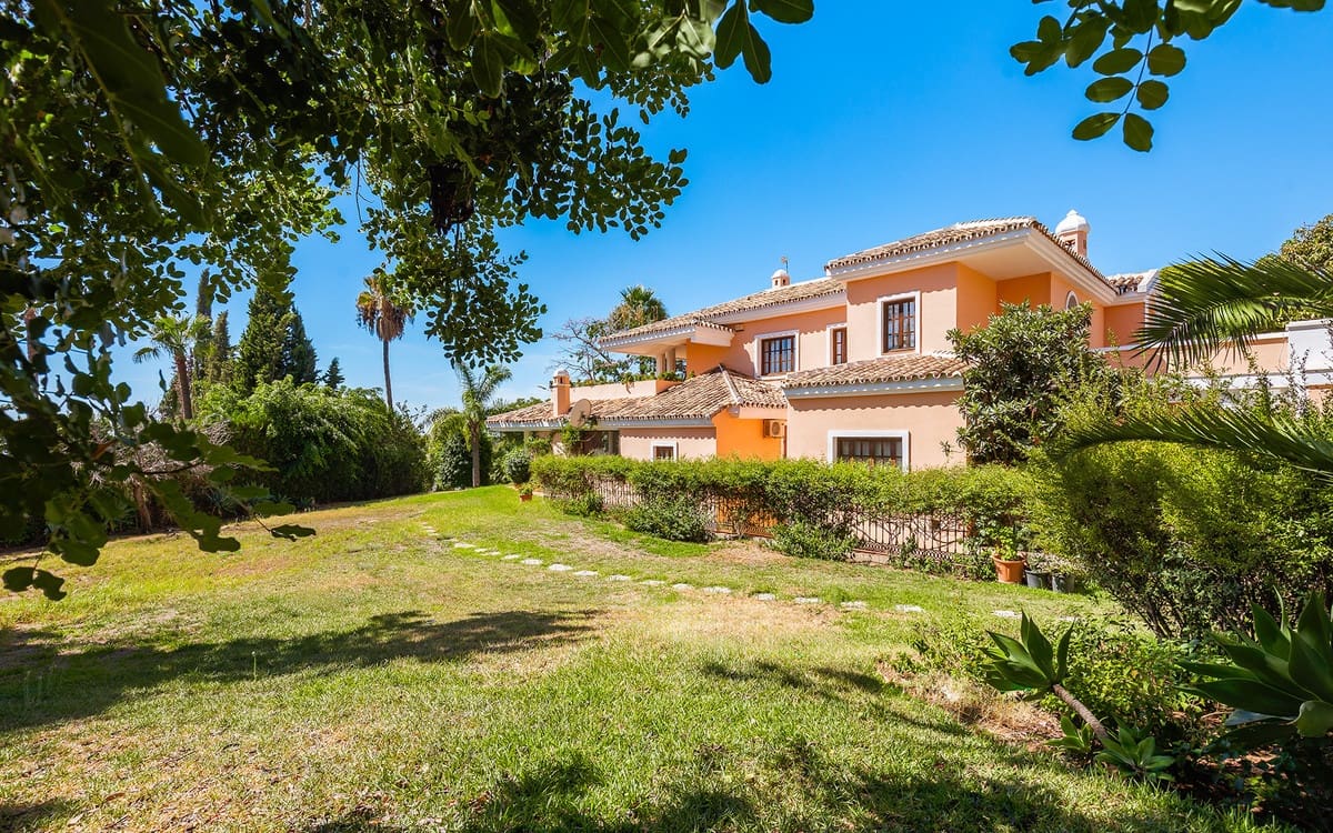 20 quarto Moradia para venda em Marbella com piscina garagem - 19 995 000 € (Ref: 10122890)