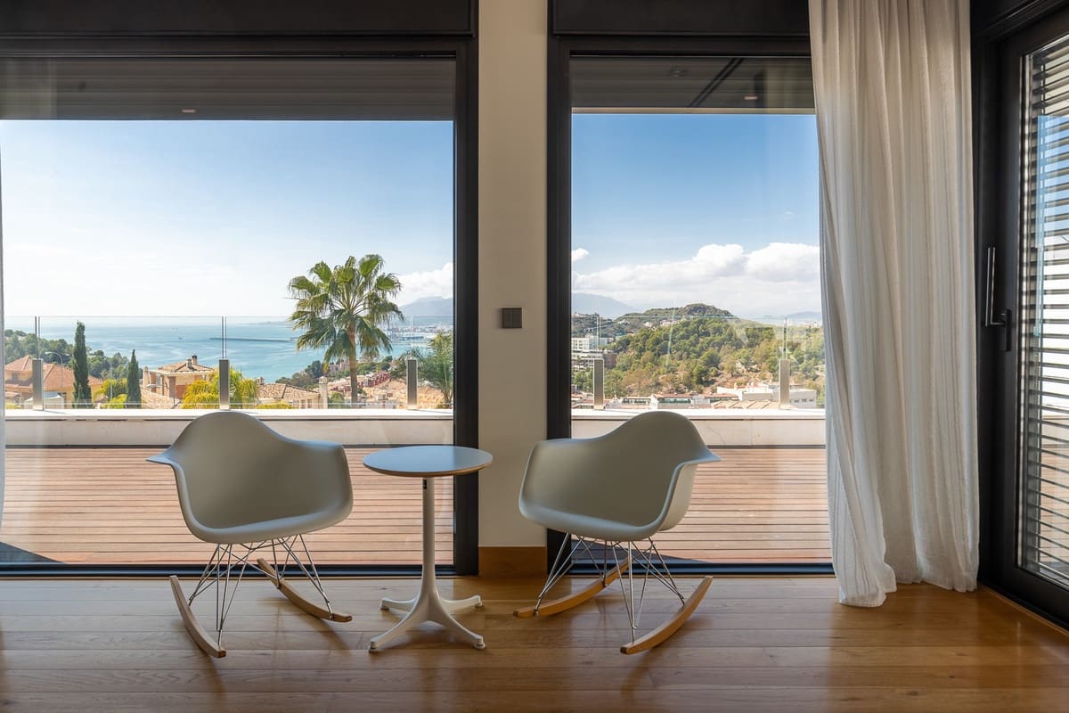 8 slaapkamer Villa te koop in Malaga stad met zwembad garage - € 15.000.000 (Ref: 10122891)