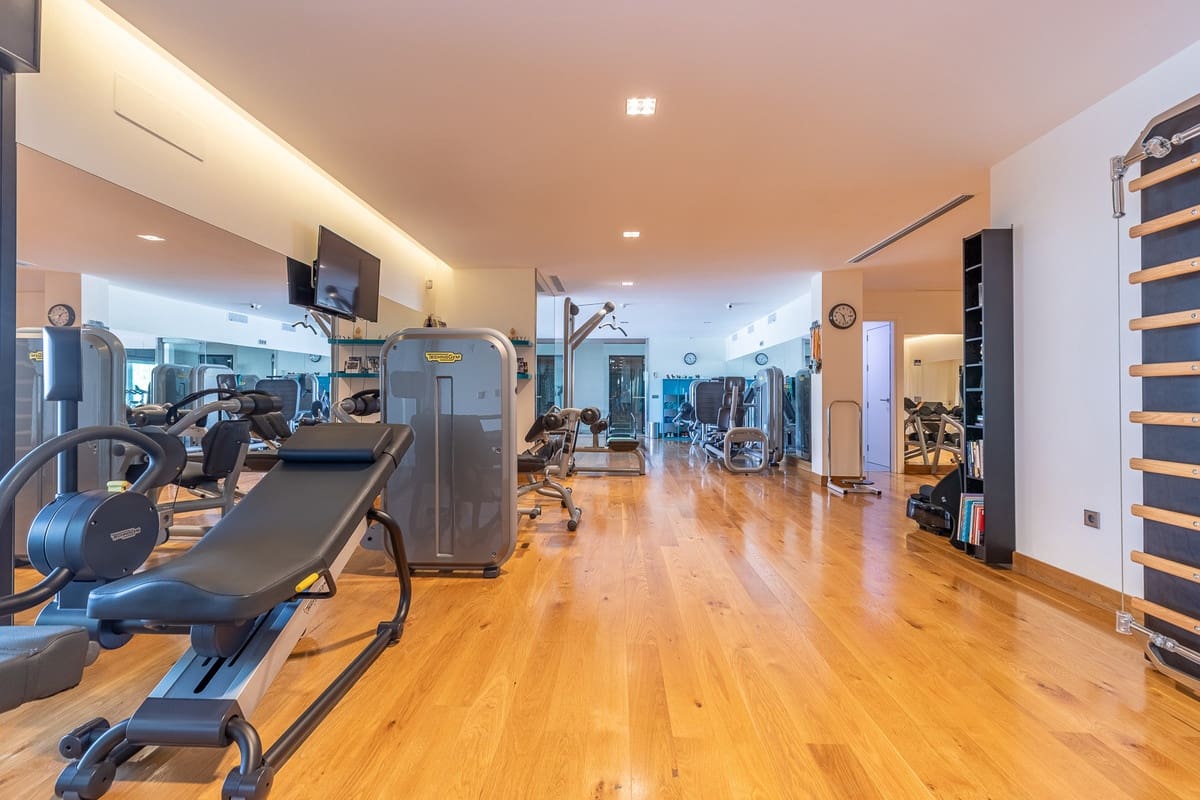 8 slaapkamer Villa te koop in Malaga stad met zwembad garage - € 15.000.000 (Ref: 10122891)