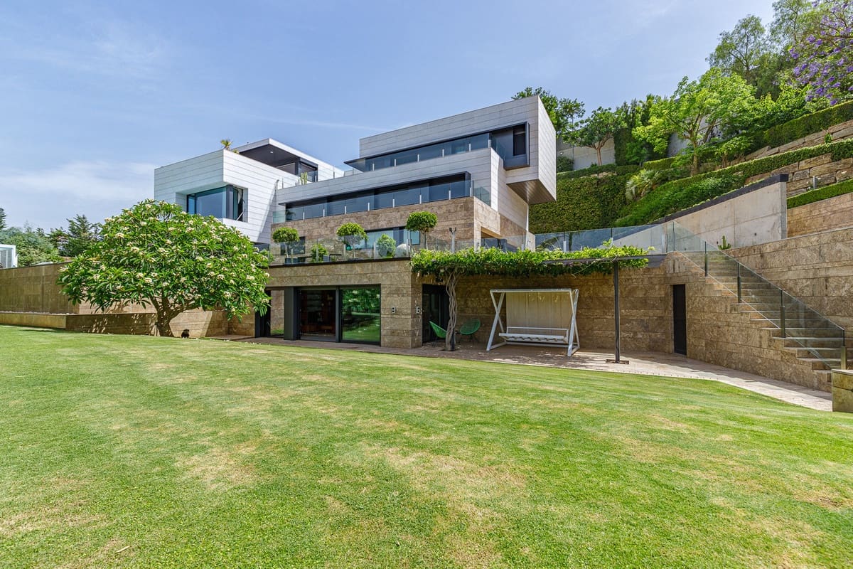 8 slaapkamer Villa te koop in Malaga stad met zwembad garage - € 15.000.000 (Ref: 10122891)