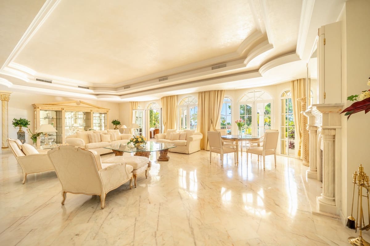 14 quarto Moradia para venda em Marbella com piscina garagem - 19 850 000 € (Ref: 10122896)