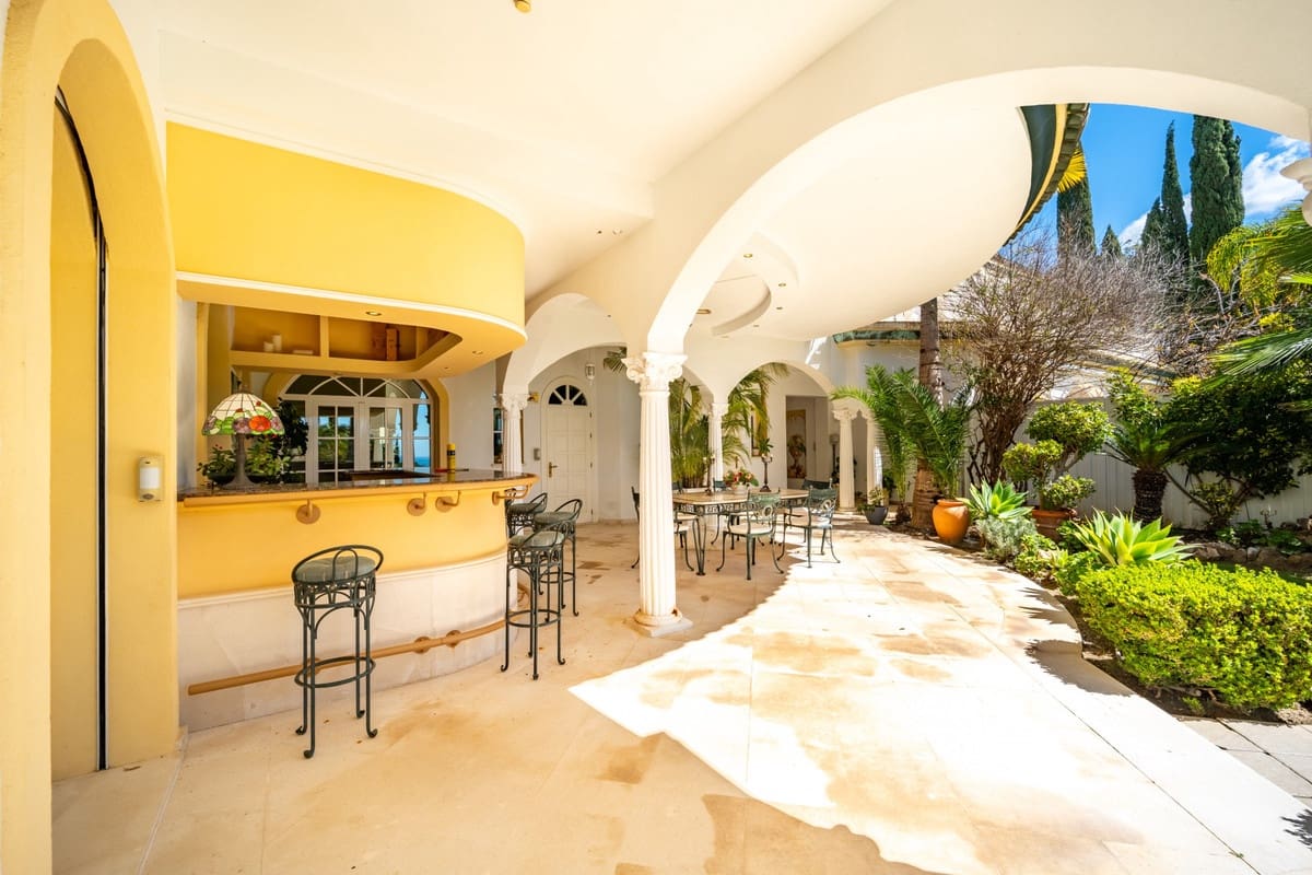 14 quarto Moradia para venda em Marbella com piscina garagem - 19 850 000 € (Ref: 10122896)
