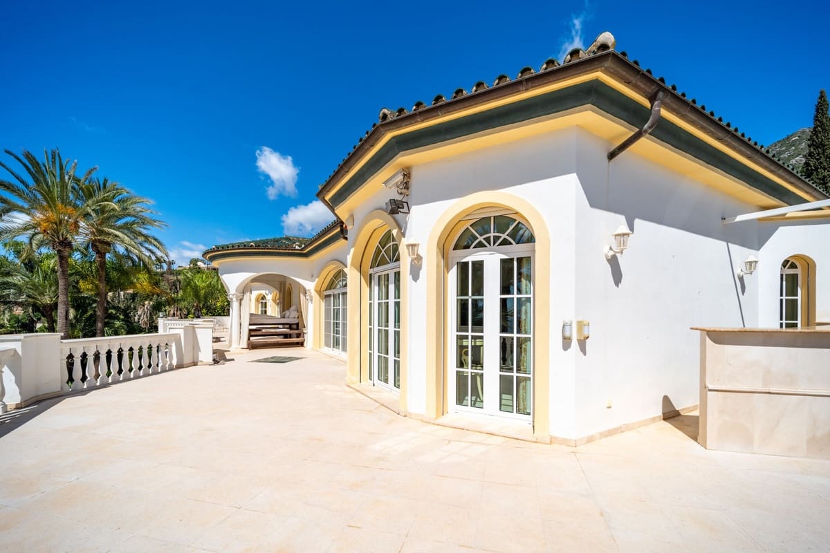 14 quarto Moradia para venda em Marbella com piscina garagem - 19 850 000 € (Ref: 10122896)