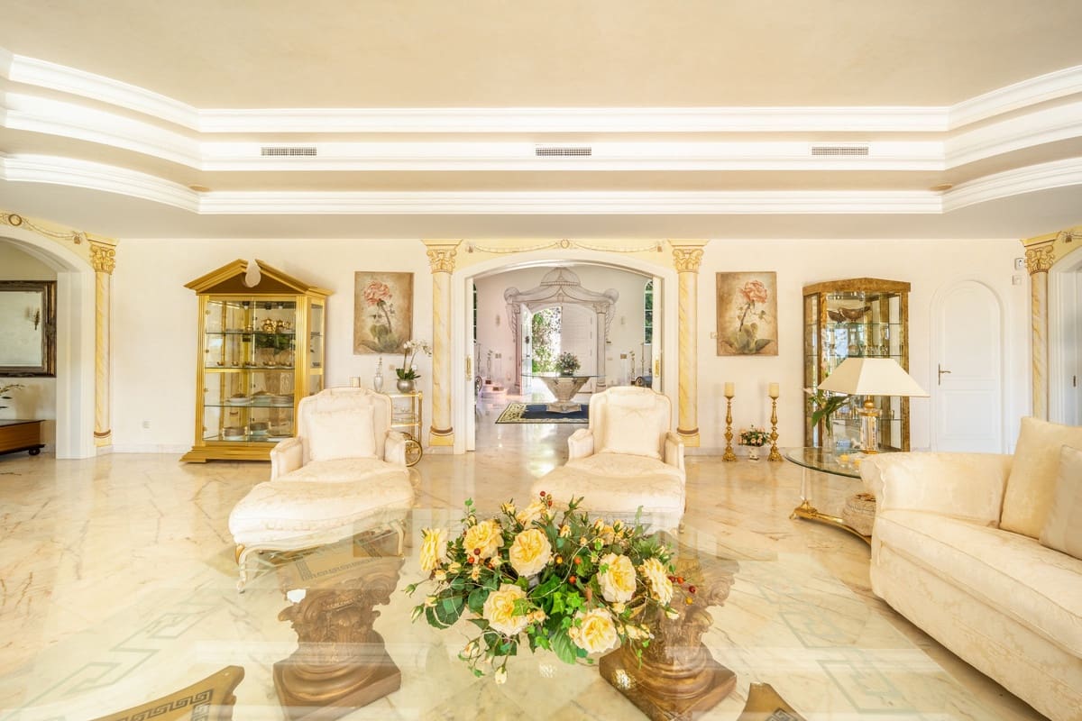 14 quarto Moradia para venda em Marbella com piscina garagem - 19 850 000 € (Ref: 10122896)