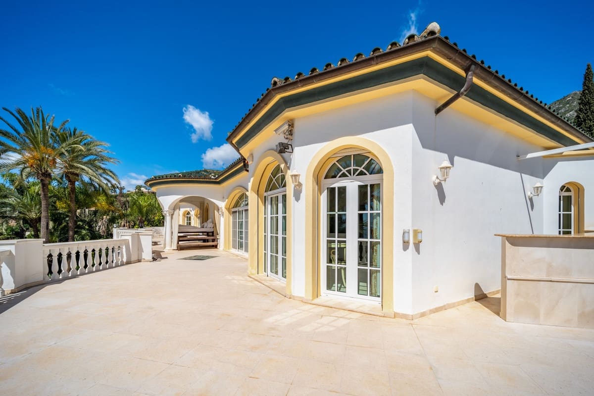 14 quarto Moradia para venda em Marbella com piscina garagem - 19 850 000 € (Ref: 10122896)