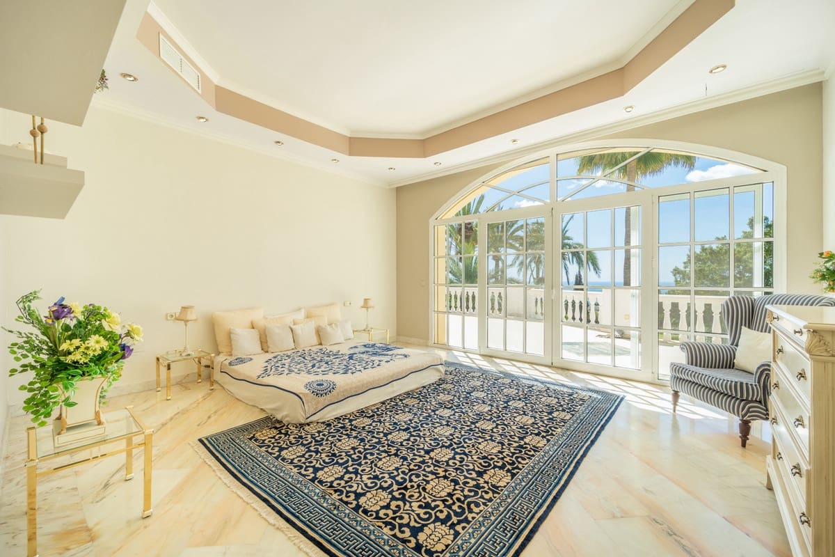 14 quarto Moradia para venda em Marbella com piscina garagem - 19 850 000 € (Ref: 10122896)