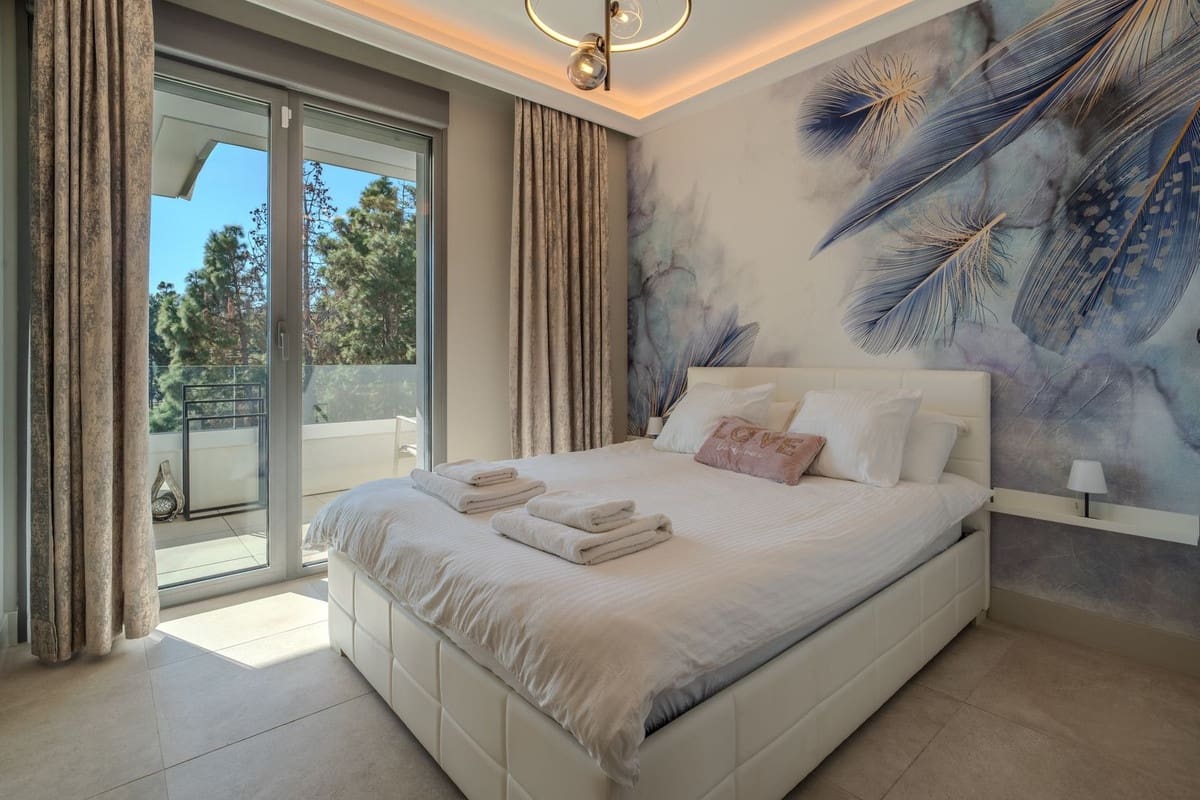 Chalet de 3 habitaciones en Mijas en venta con piscina - 950.000 € (Ref: 10123678)