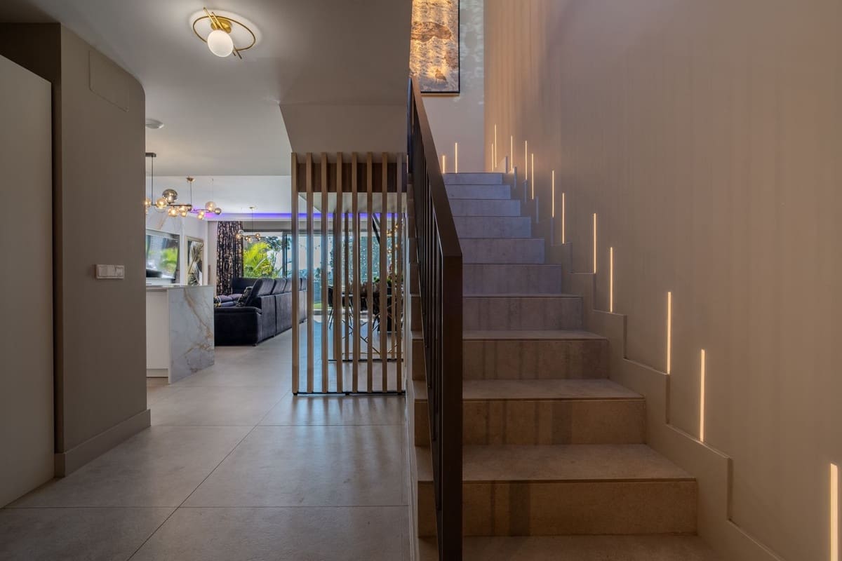Chalet de 3 habitaciones en Mijas en venta con piscina - 950.000 € (Ref: 10123678)