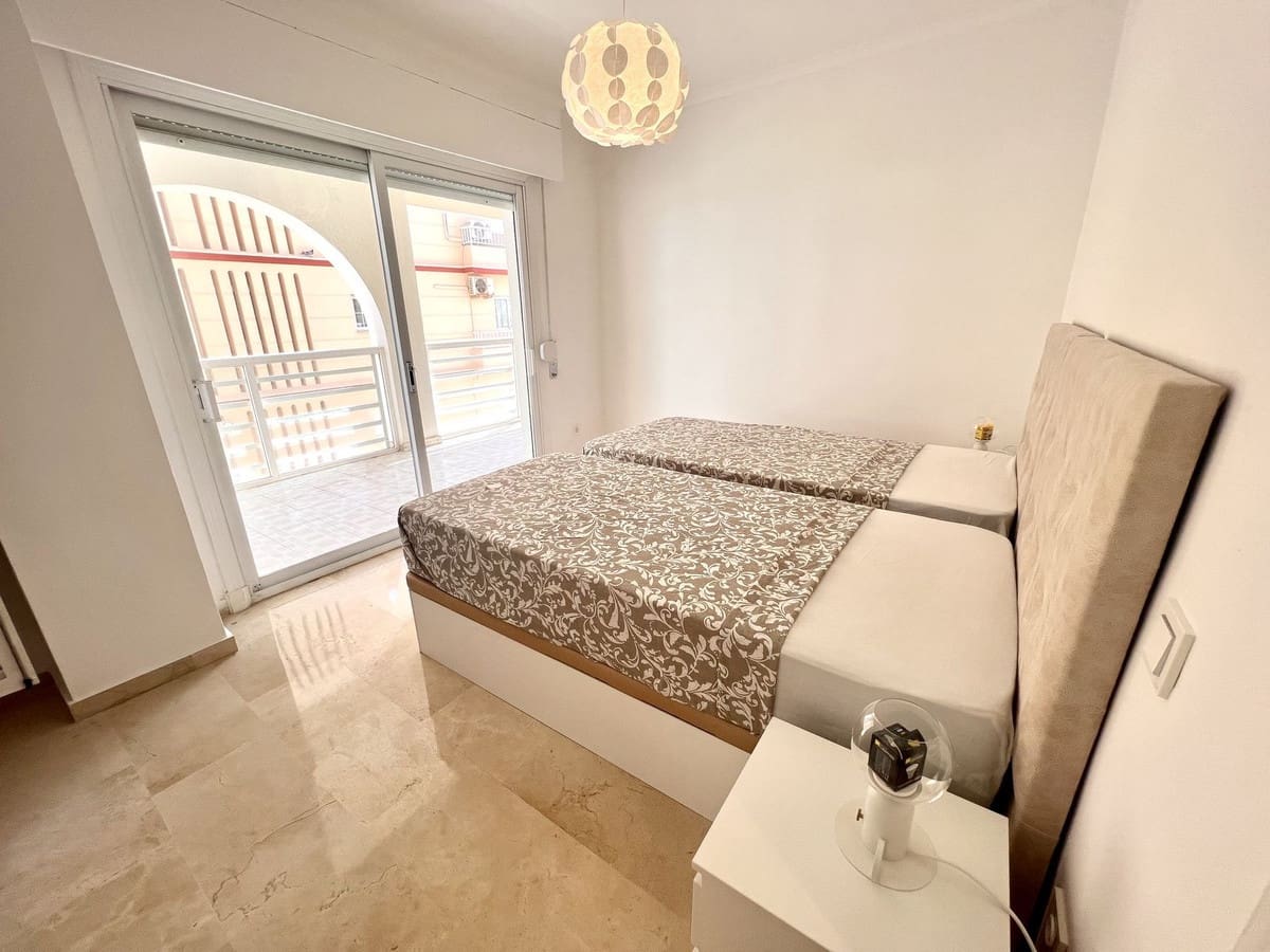 3 bedroom Apartment for sale in Fuengirola with garage - € 849,000 (Ref: 10123680)