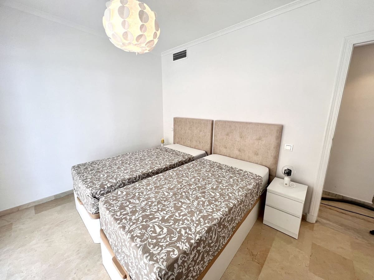 3 bedroom Apartment for sale in Fuengirola with garage - € 849,000 (Ref: 10123680)