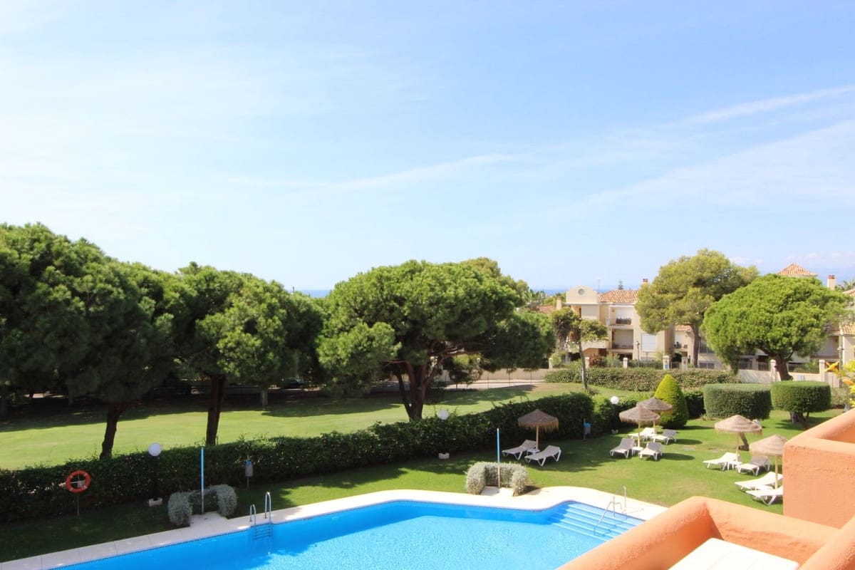 2 slaapkamer Appartement te koop in Cabopino met zwembad garage - € 489.000 (Ref: 10123683)