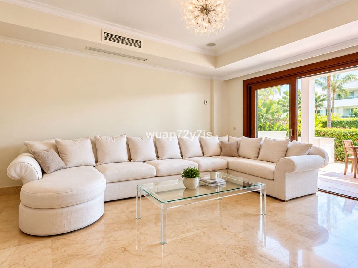 2 soverom Leilighet til salgs i Marbella med svømmebasseng garasje - € 1 049 000 (Ref: 10123689)