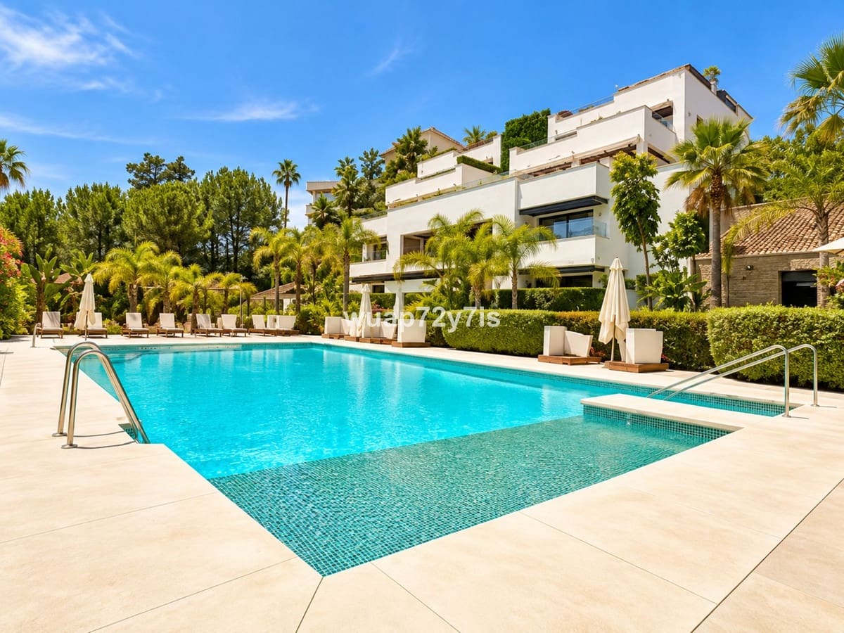 2 soverom Leilighet til salgs i Marbella med svømmebasseng garasje - € 1 049 000 (Ref: 10123689)