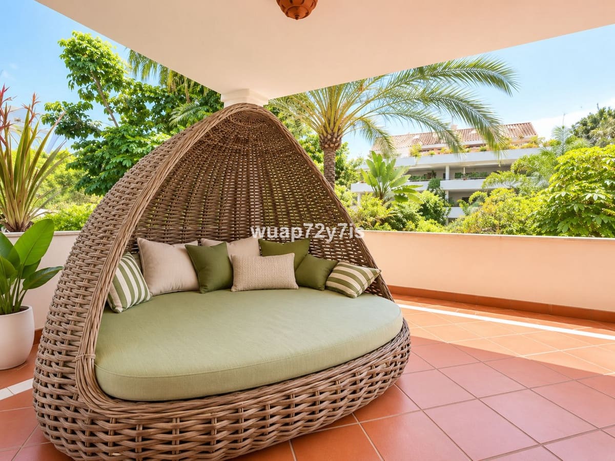 2 soverom Leilighet til salgs i Marbella med svømmebasseng garasje - € 1 049 000 (Ref: 10123689)