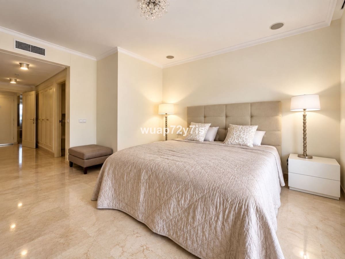2 soverom Leilighet til salgs i Marbella med svømmebasseng garasje - € 1 049 000 (Ref: 10123689)