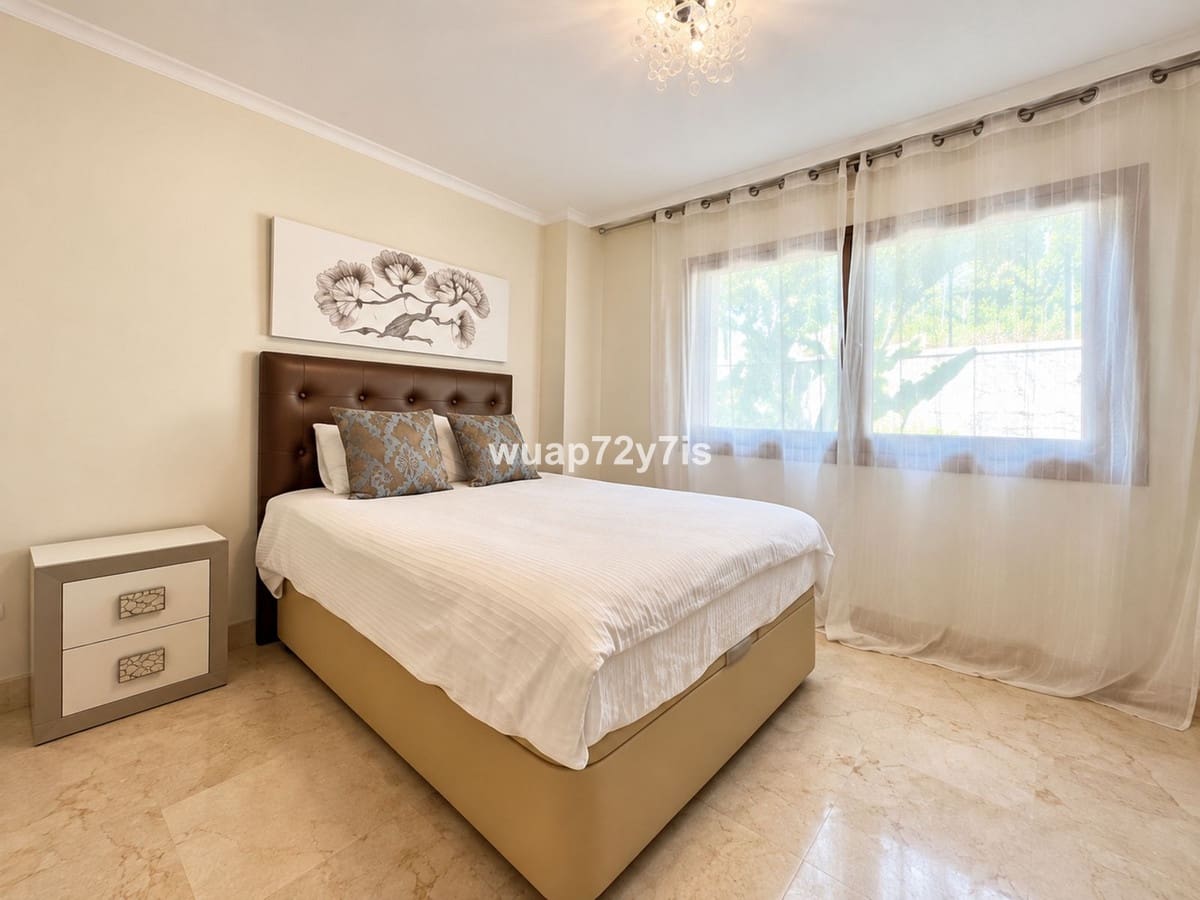 2 soverom Leilighet til salgs i Marbella med svømmebasseng garasje - € 1 049 000 (Ref: 10123689)