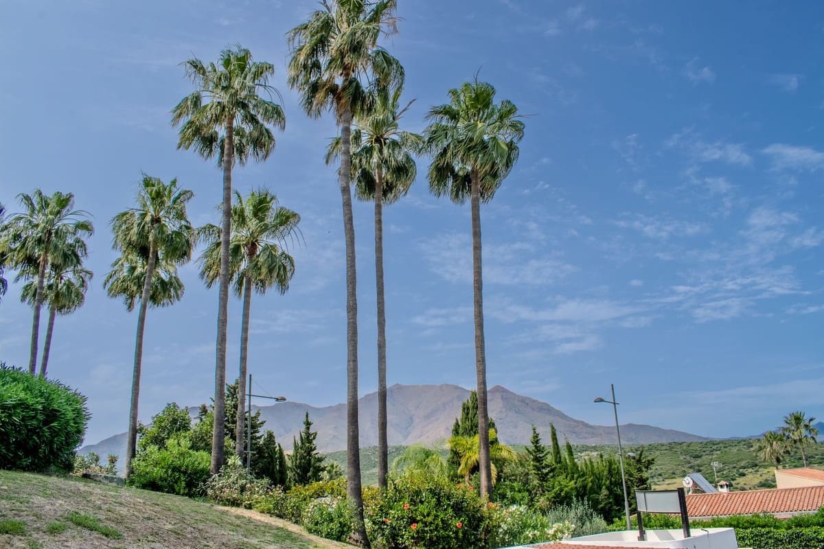 2 soveværelse Lejlighed til salg i Estepona med swimmingpool garage - € 320.000 (Ref: 10123696)