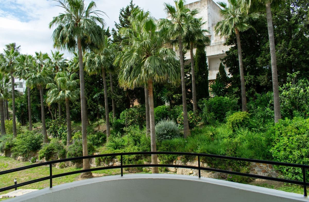 2 soveværelse Lejlighed til salg i Estepona med swimmingpool garage - € 320.000 (Ref: 10123696)