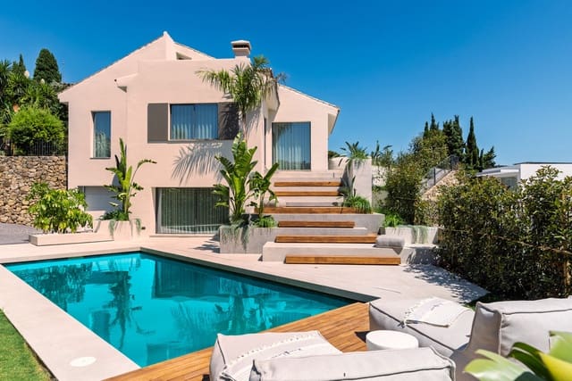 5 makuuhuone Huvila myytävänä paikassa Nueva Andalucia, Marbella mukana uima-altaan 
autotalli - 4 295 000 € (Ref: 10123697)