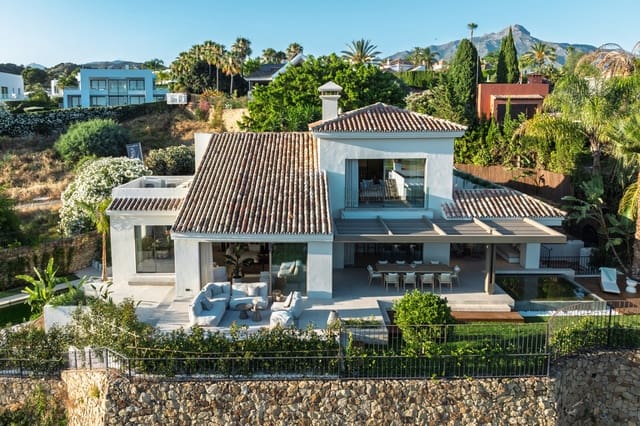 5 makuuhuone Huvila myytävänä paikassa Nueva Andalucia, Marbella mukana uima-altaan 
autotalli - 4 295 000 € (Ref: 10123697)