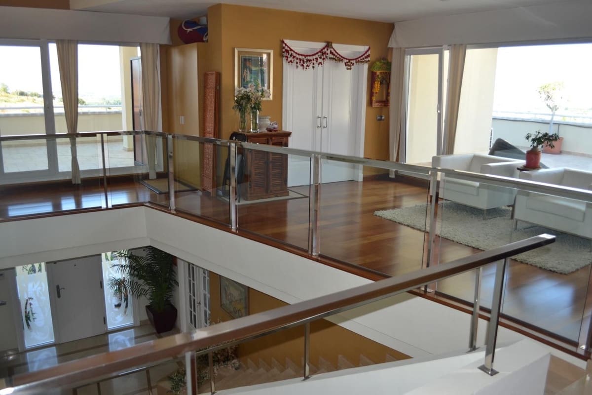 Chalet de 7 habitaciones en Alhaurín de la Torre en venta con piscina garaje - 1.150.000 € (Ref: 10123699)