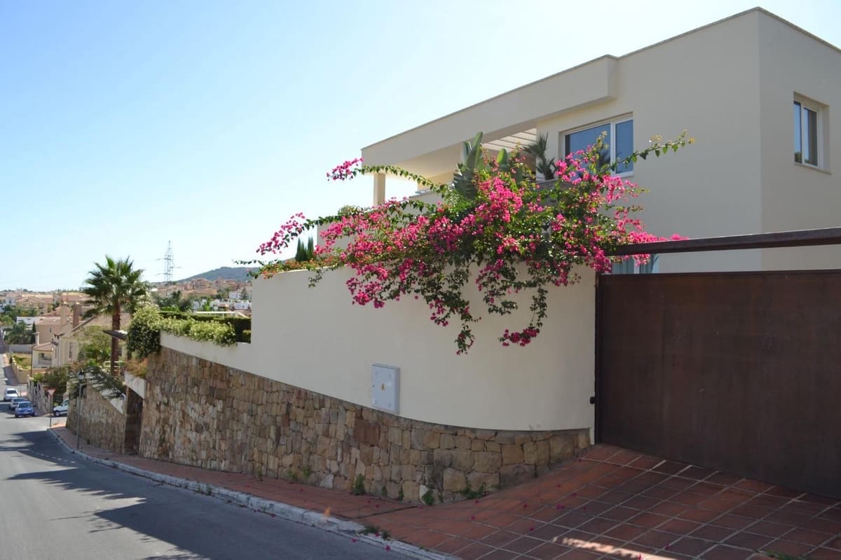 Chalet de 7 habitaciones en Alhaurín de la Torre en venta con piscina garaje - 1.150.000 € (Ref: 10123699)