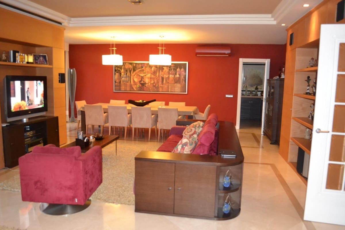 Chalet de 7 habitaciones en Alhaurín de la Torre en venta con piscina garaje - 1.150.000 € (Ref: 10123699)