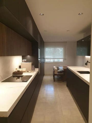 3 sypialnia Apartament na sprzedaż w Lomas De Marbella, Marbella z basenem garażem - 890 000 € (Ref: 10123700)
