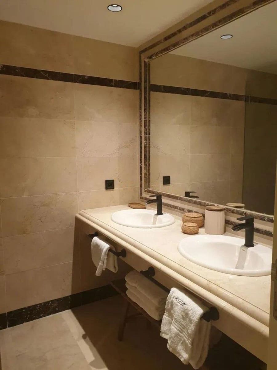 Apartamento de 3 habitaciones en Marbella en venta con piscina garaje - 890.000 € (Ref: 10123700)