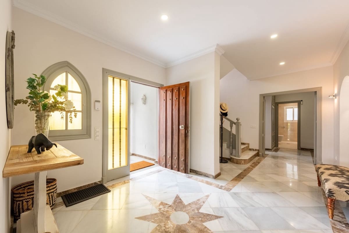 4 sovrum Villa till salu i Marbella med pool garage - 2 495 000 € (Ref: 10123705)