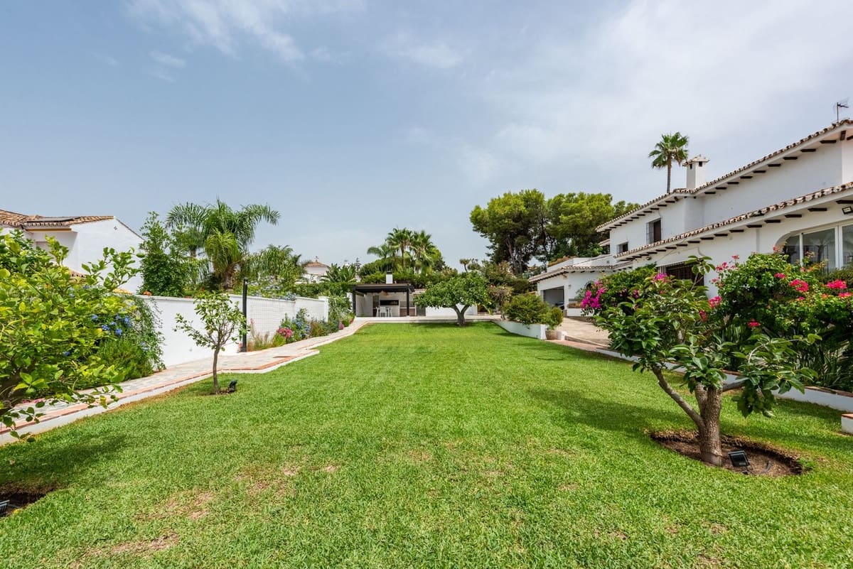 4 sovrum Villa till salu i Marbella med pool garage - 2 495 000 € (Ref: 10123705)