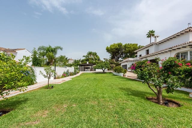 4 sovrum Villa till salu i San Pedro de Alcántara Pueblo, Marbella med pool garage - 2 495 000 € (Ref: 10123705)